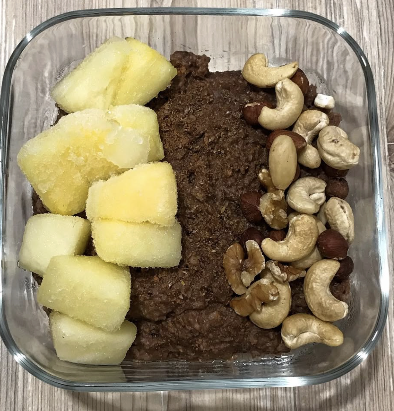 Terci de ovăz cu cacao, ananas și mix de nuci
